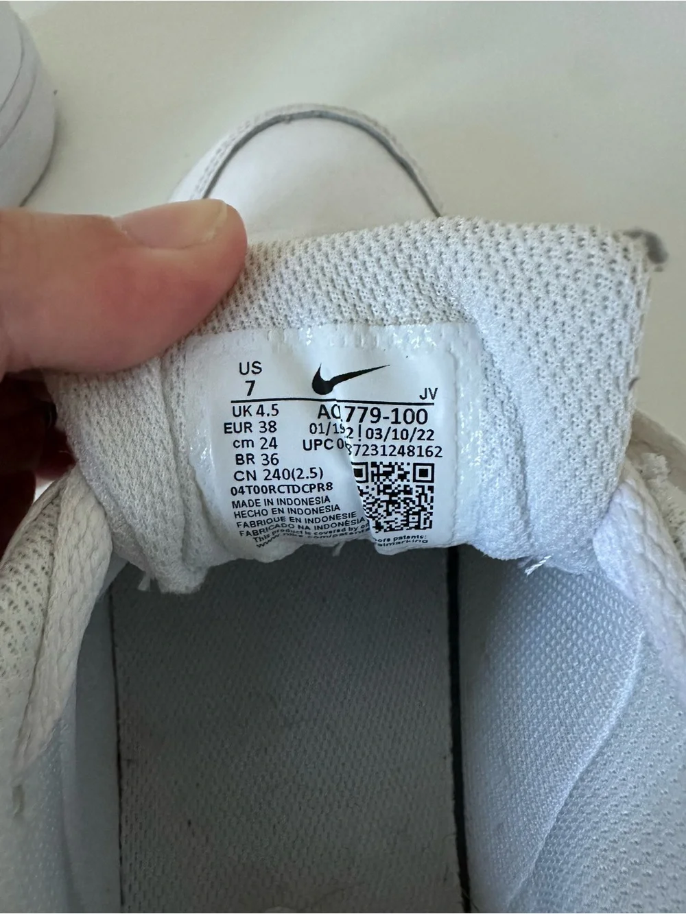 Nike White Low-Top Leather Sneakers Women's